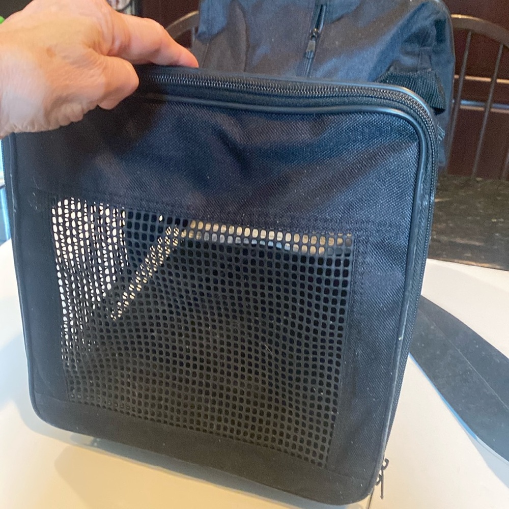 NWT Pets-On-The-Go #76006 Black Canvas Pet Carrier
